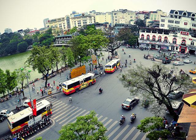 Travel around Hanoi by bus